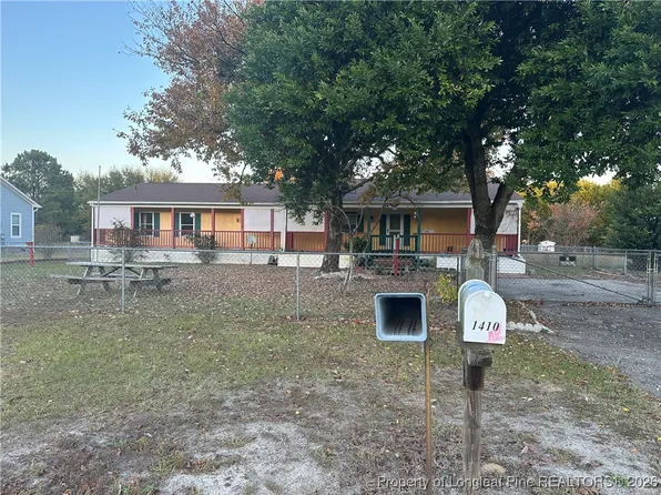 1410 Split Rail Dr, Parkton, NC 28371