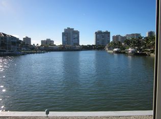 4155 Crayton Rd APT 103, Naples, FL 34103