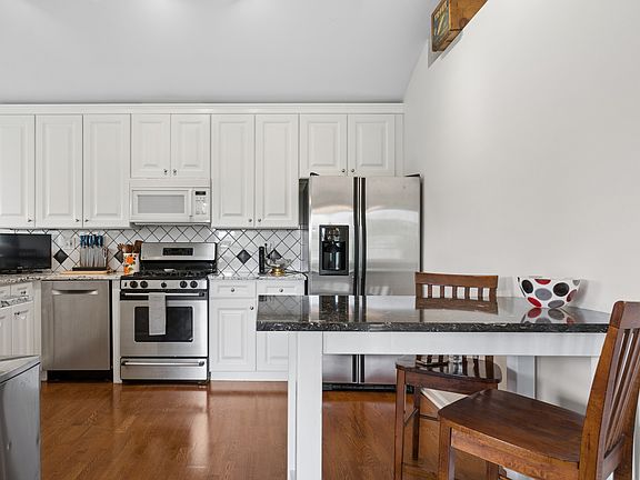 5th image of 1466 New Haven Dr