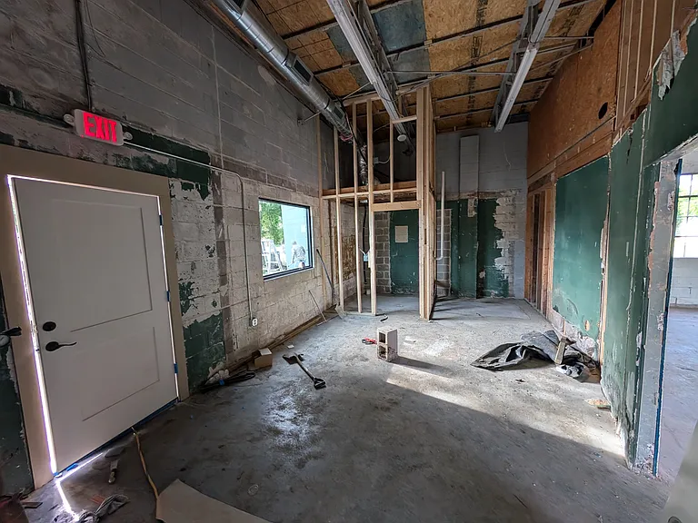 430 E Brockett St — Photo 11