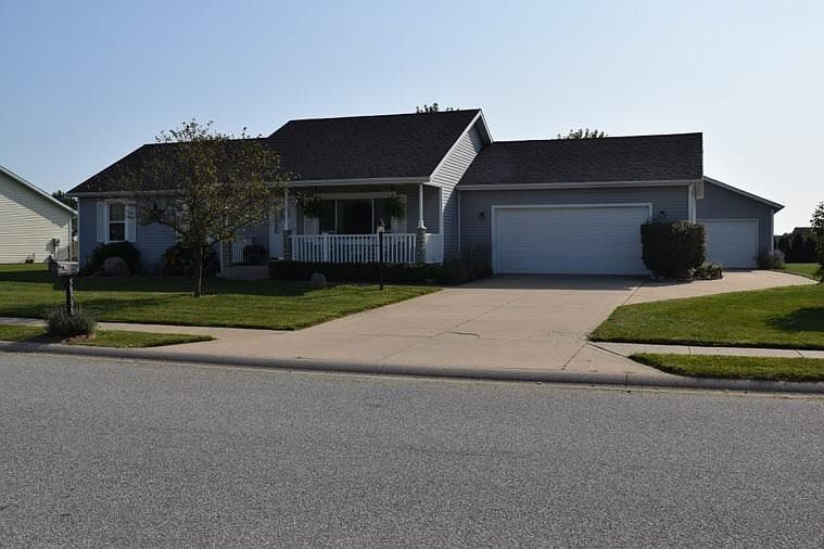 1st image of 58738 Scarborough Ln