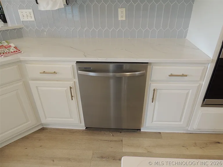 4416 W Indianola St — Photo 28