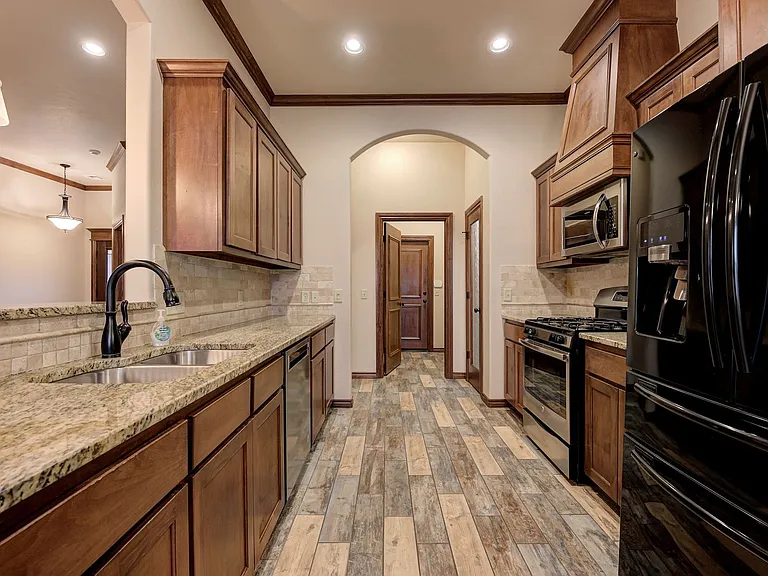 18520 Haslemere Ln — Photo 16