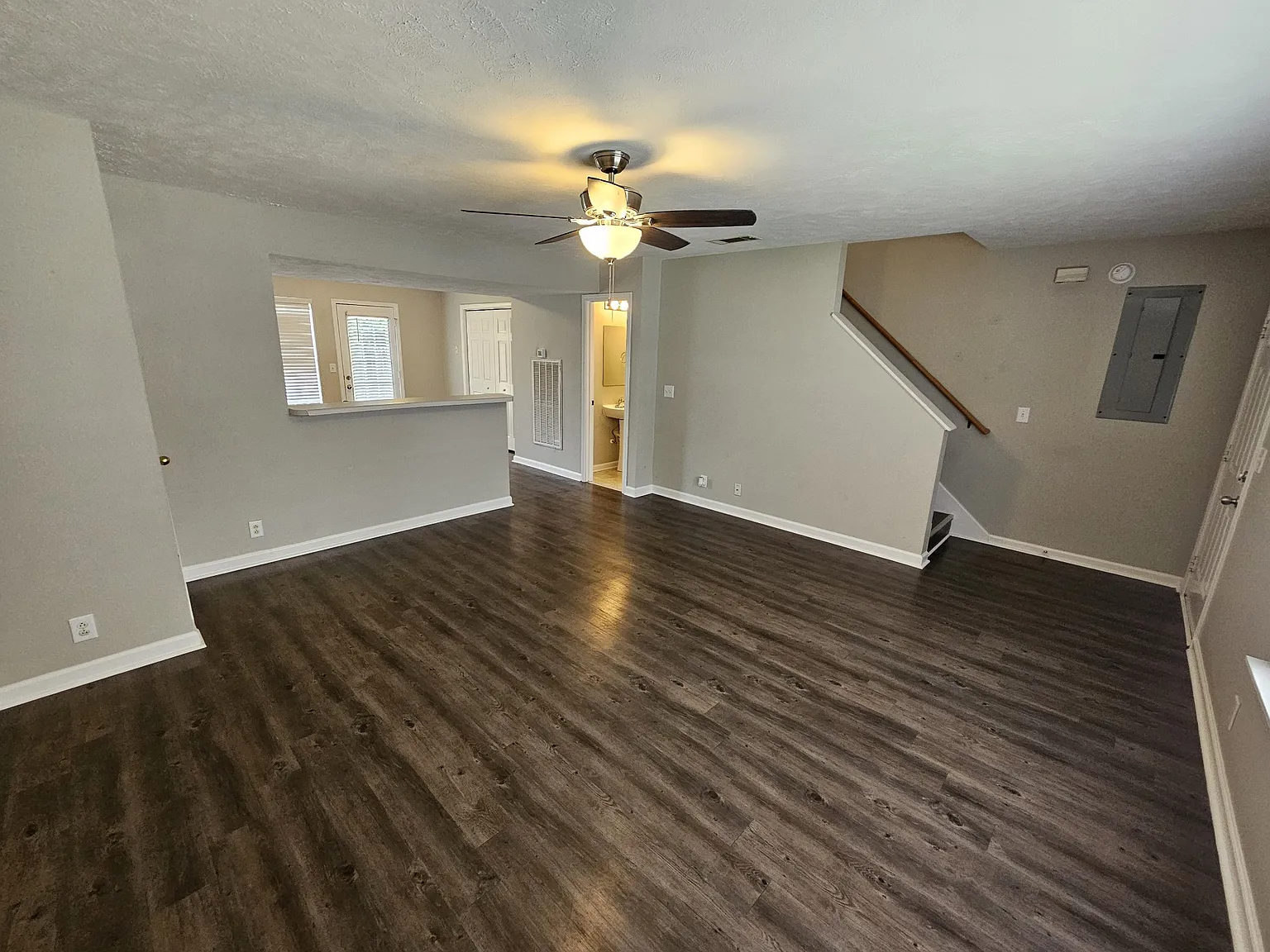 2 bed, 1.5 bath, 1280 sqft, $1,575 — Photo 4