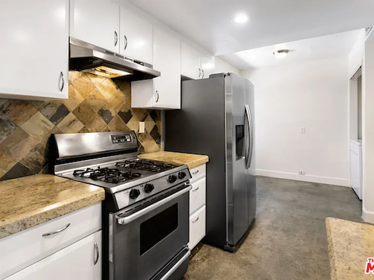 11706 Montana Ave #104 — Photo 17