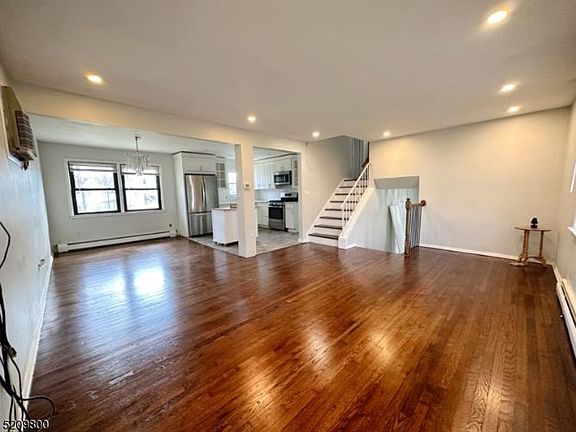 2nd image of 459 W 6th Ave
