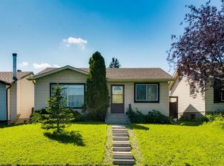 127 E Falshire Way NE, Calgary, AB T3J 2C7