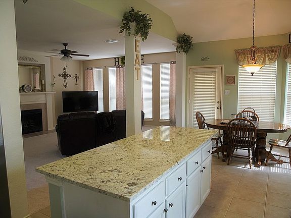 5th image of 1802 Meadowlark Dr
