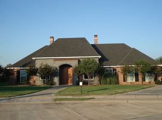 6233 Live Oaks Ln, Alexandria, LA 71301