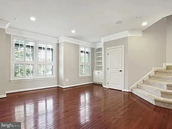 4 bed, 4.0 bath, 2336 sqft, $3,495 — Photo 4