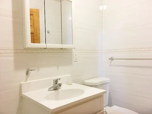 Rented by Keller Williams NYC | media 20