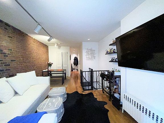 2nd image of 1729 2nd Ave APT 1D