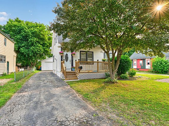 3rd image of 240 Mariaville Road