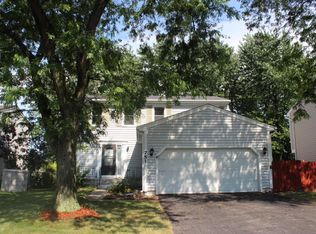 751 Cimarron Dr, Carol Stream, IL