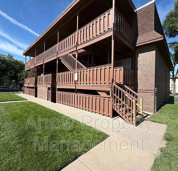 2338 Lynn St #6 — Photo 1