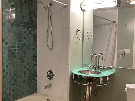 4th image of 200 Townsend St Unit 3
