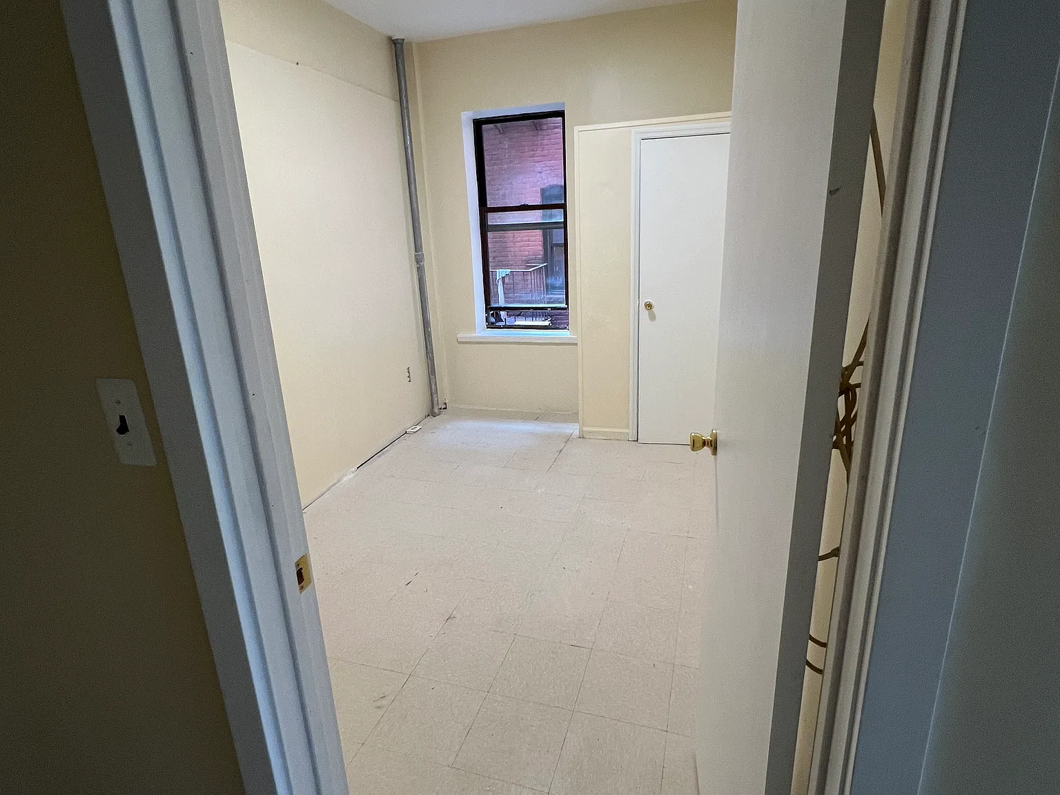 3 bed, 750 sqft, $2,995 — Photo 4
