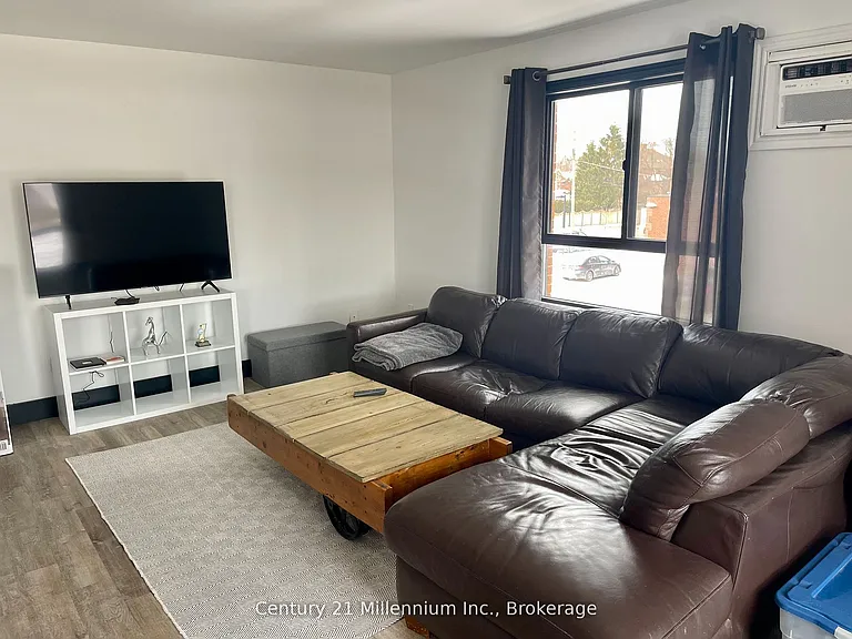 250 Hurontario St #2 — Photo 9