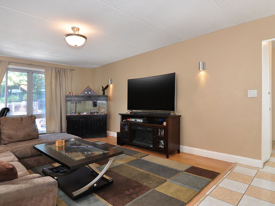 1st image of 399 N Broadway 2 A