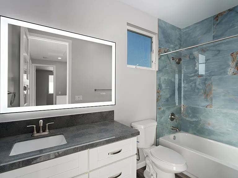 6728 Thomson Ct — Photo 2
