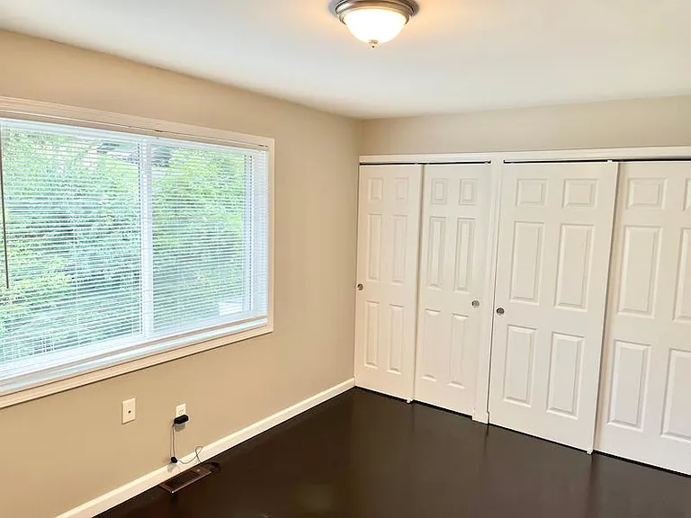 1050 Amsterdam Rd — Photo 7