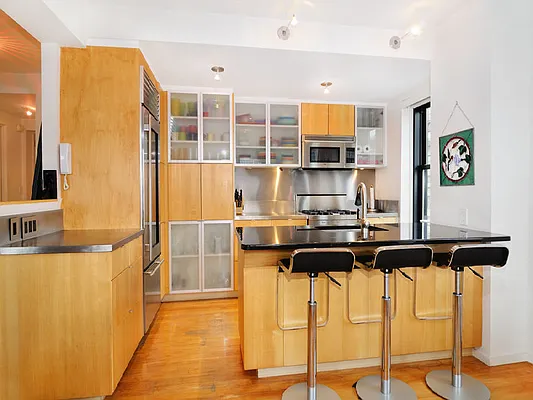 Sold by Sotheby's International Realty | media 3