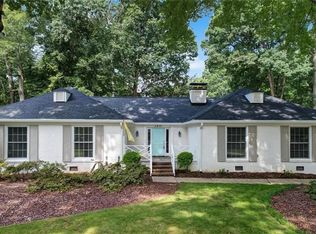 2915 Round Hill Rd, Greensboro, NC 27408