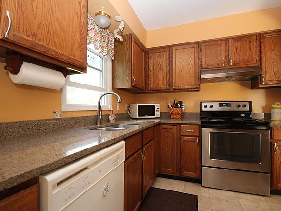 3rd image of 10825 S 34th St