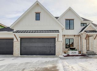 21219 Joseph St, Elkhorn, NE 68022