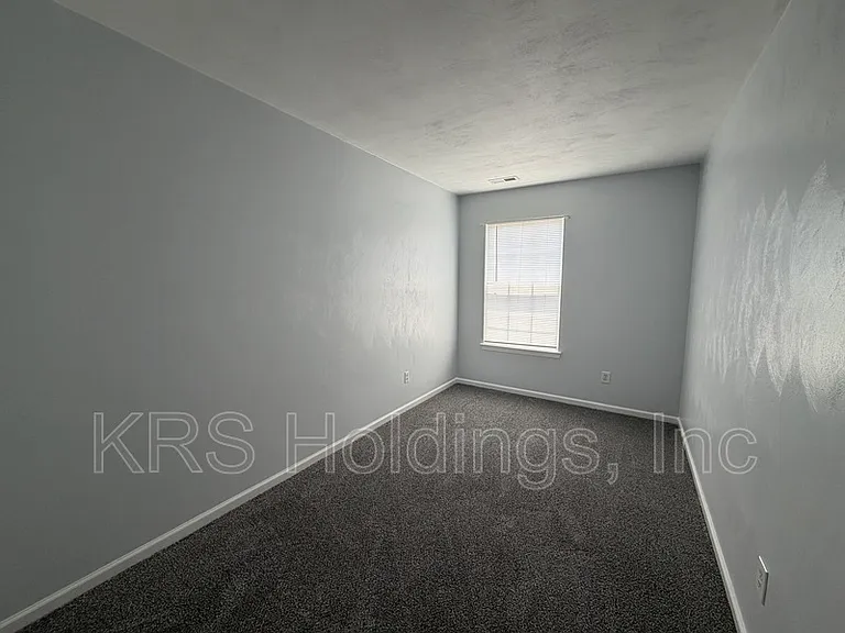 128 Majestic Dr N — Photo 10