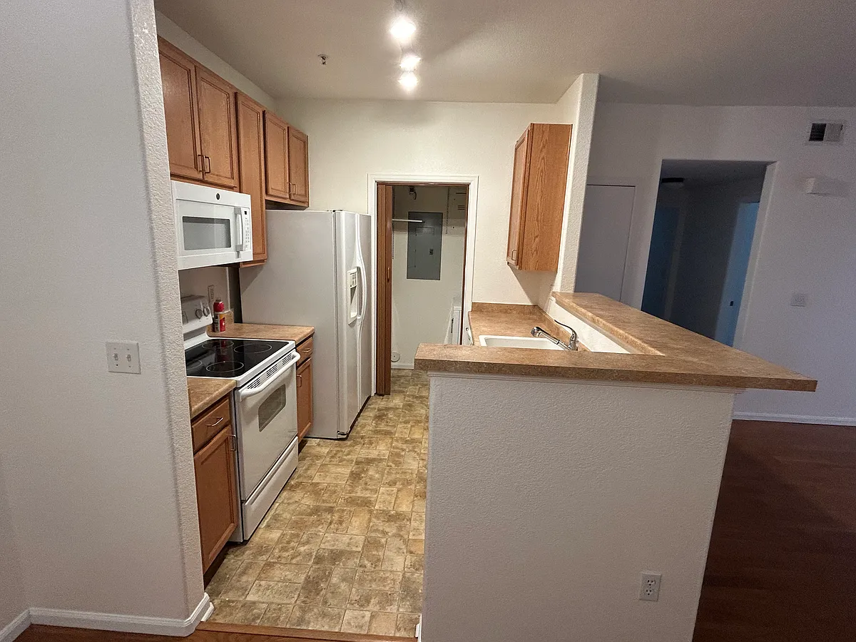 Building Photo - 15700 E Jamison Dr #3103