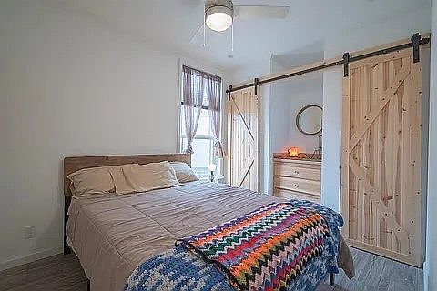 5th image of 287 Guinevere Dr