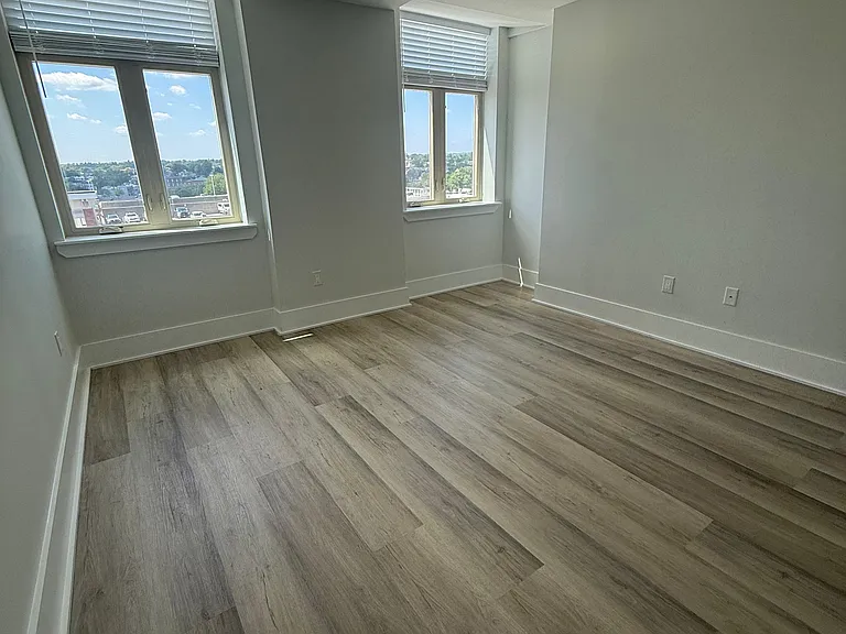 1 W Main St #506 — Photo 3