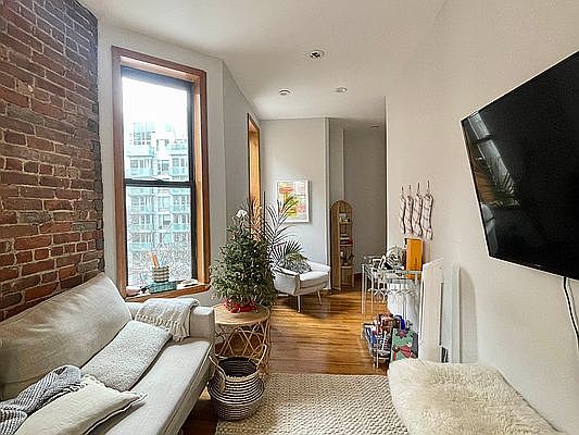 1st image of 597 10th Ave APT 4N