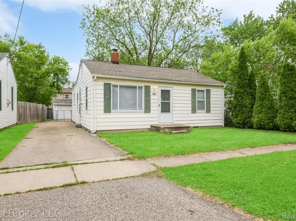 1165 Carman St, Burton, MI 48529