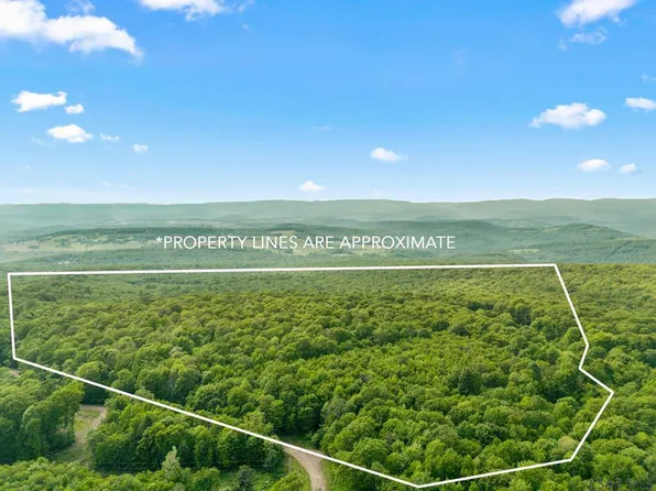 Barkley Rd, Addison, PA 15411