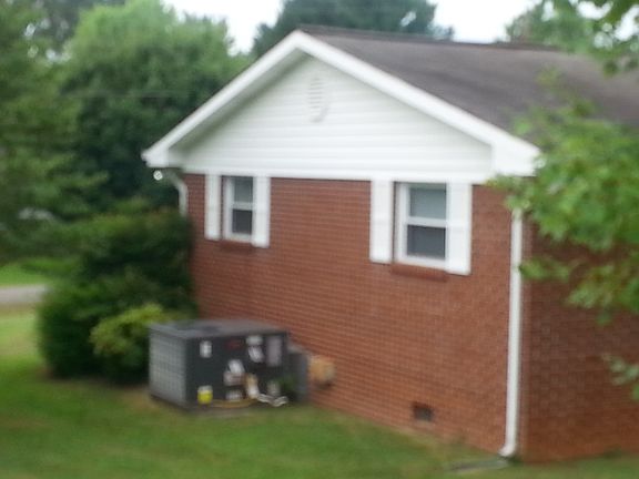 4th image of 530 Crawley Dr