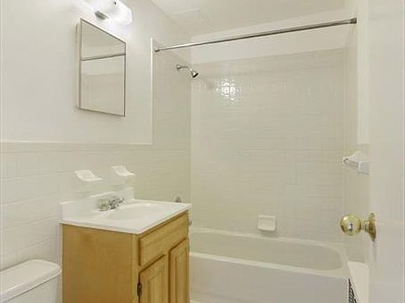 4th image of 91 Vernon Ave #3