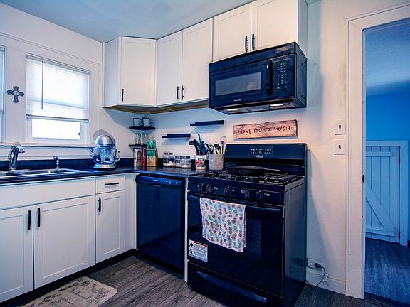 4th image of 56150 Miller Ave