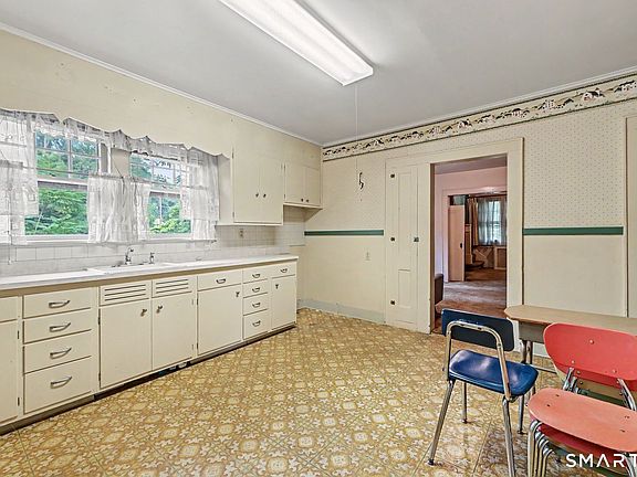 4th image of 107 Wolfpit Avenue