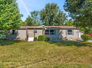 1019 Seneca St, Litchfield, IL 62056