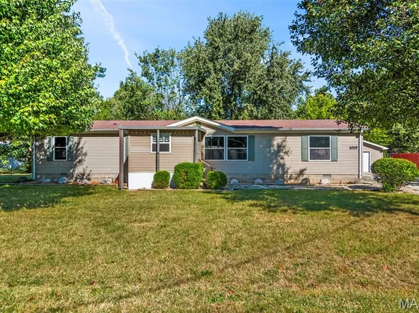 1019 Seneca St, Litchfield, IL 62056