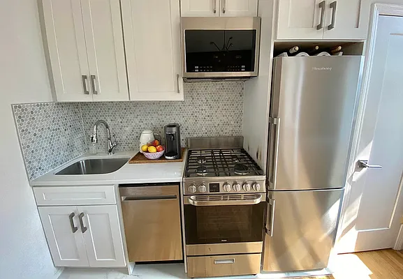Rented by J PRESTON AND ASSOCIATES INC | media 3