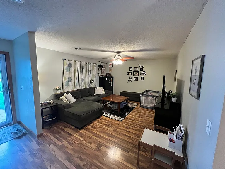 506 N Park St — Photo 2