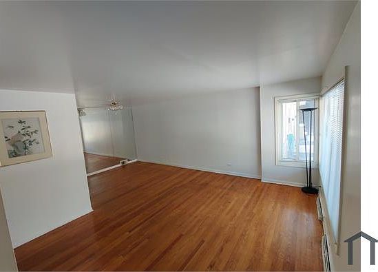2nd image of 2528 W Jerome St APT C