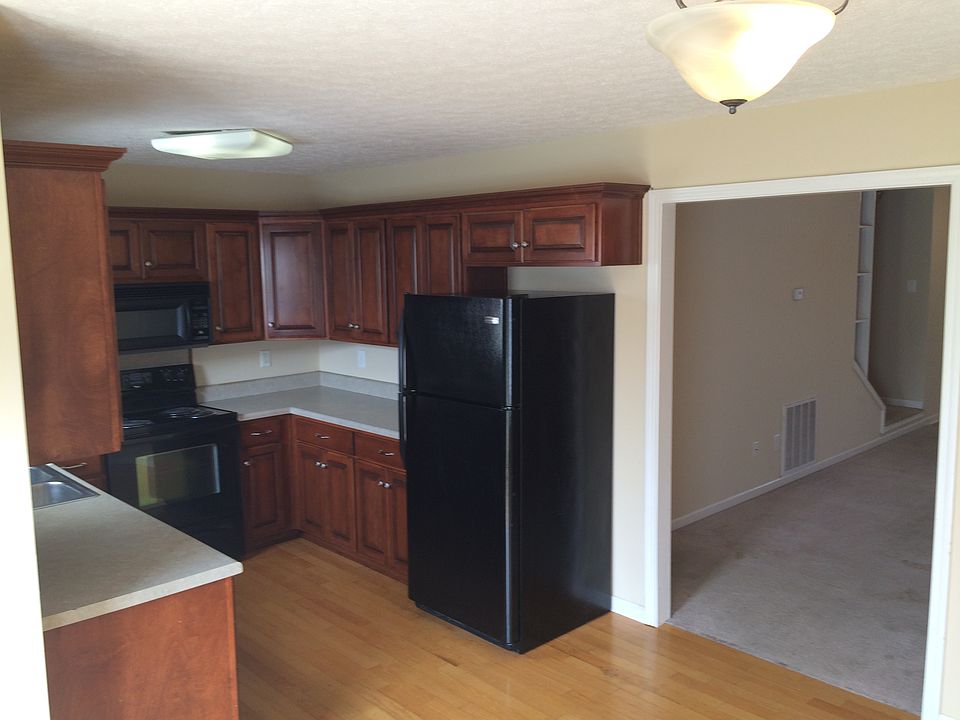 1st image of 241 Hanover Ct