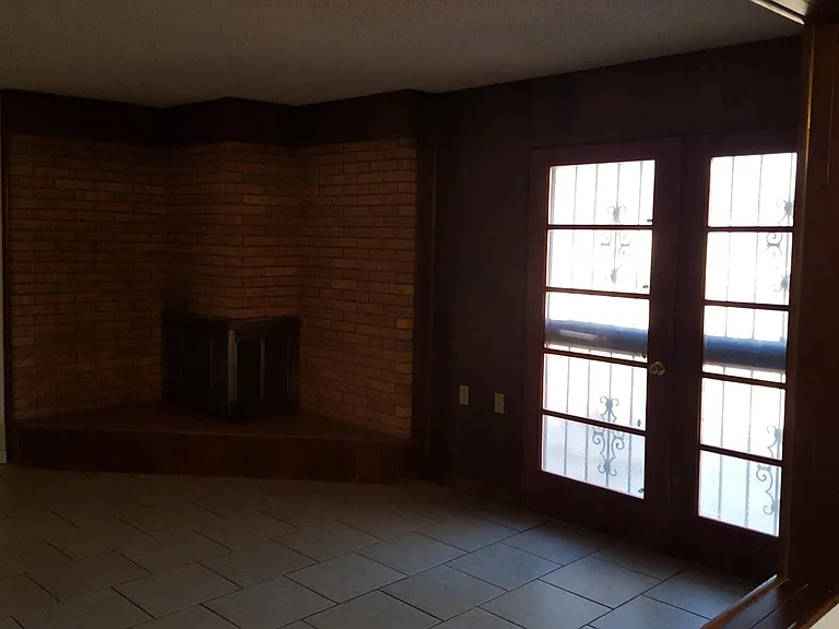 1536 E River Rd — Photo 6