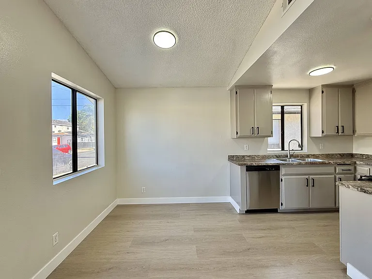 20607 S Harvard Blvd — Photo 6