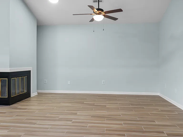 3850 Windridge Ct #1 — Photo 4