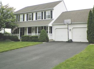 4 Linden Cir, Sellersville, PA 18960